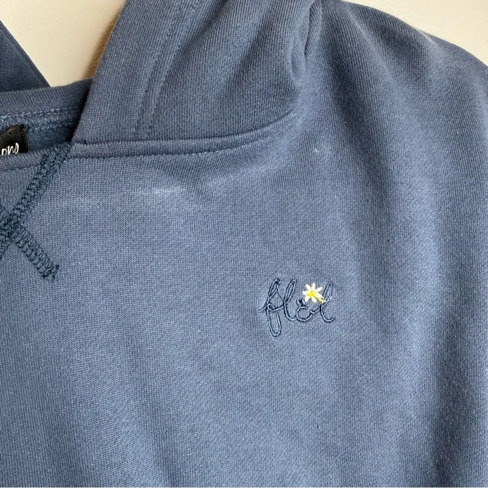 For Live and Lemons Josie Blue Cropped Hoodie Large NWT - Picture 3 of 10